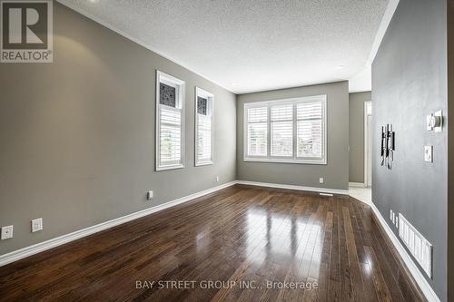 4 Courtland Crescent, East Gwillimbury, ON - Indoor Photo Showing Other Room