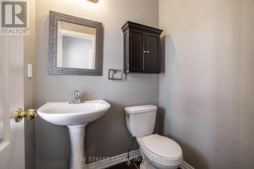 4 Courtland Crescent, East Gwillimbury, ON - Indoor Photo Showing Bathroom
