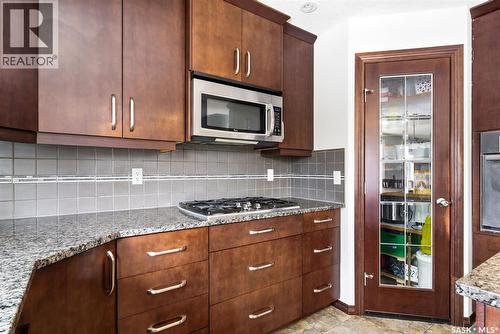 3242 Barton Place E, Regina, SK - Indoor Photo Showing Kitchen