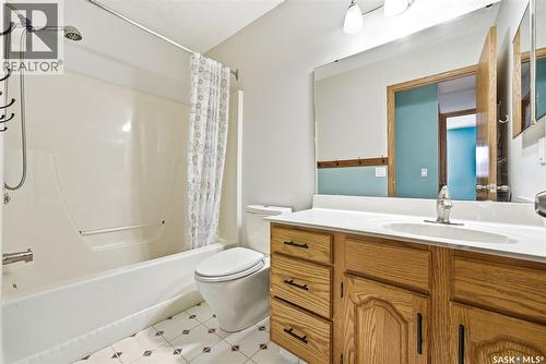 3242 Barton Place E, Regina, SK - Indoor Photo Showing Bathroom