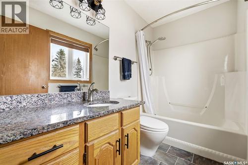 3242 Barton Place E, Regina, SK - Indoor Photo Showing Bathroom