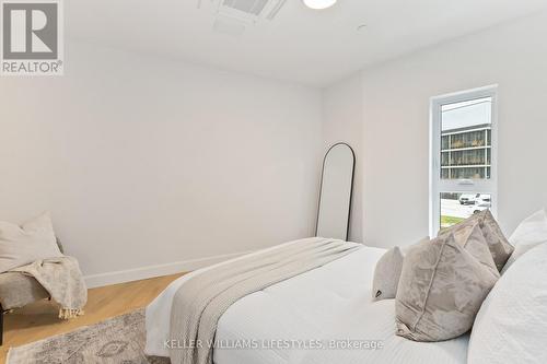 A110 - 2062 Lumen Drive, London South (South A), ON - Indoor Photo Showing Bedroom