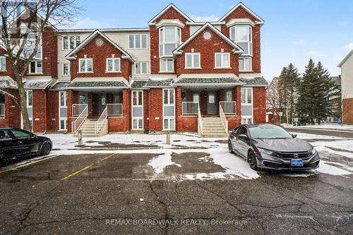 5 BRISTON PRIVATE  Ottawa, ON K1G 5P6