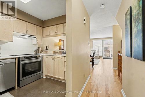 5 Briston Private, Ottawa, ON - Indoor Photo Showing Kitchen With Stainless Steel Kitchen