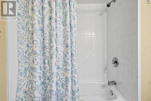 5 Briston Private, Ottawa, ON - Indoor Photo Showing Bathroom