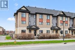 528 SILVERTIP LANE  Ottawa, ON K2T 0H7