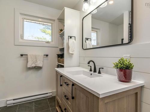 12 School Road, Elmsdale, NS 