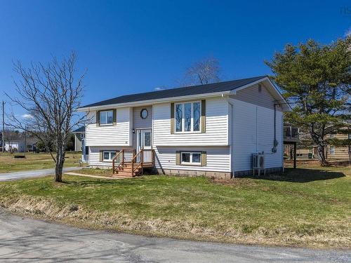 12 School Road, Elmsdale, NS 