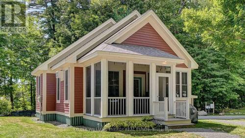 2 PINE FOREST LANE  Prince Edward County (Athol Ward), ON K0K 1P0