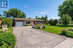17 FOREST PARK AVENUE  Ottawa, ON K2E 5A2