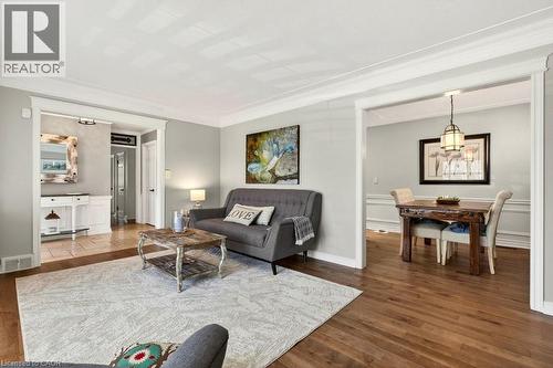 2119 Paisley Avenue, Burlington, ON - Indoor Photo Showing Living Room