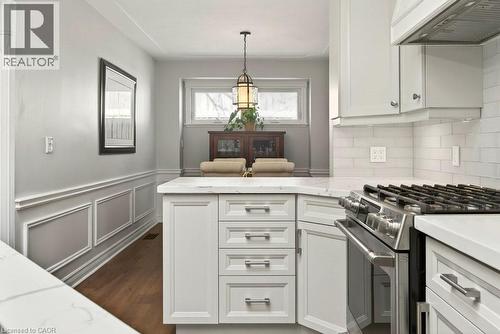 2119 Paisley Avenue, Burlington, ON - Indoor Photo Showing Kitchen With Upgraded Kitchen