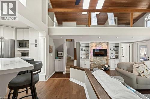 2119 Paisley Avenue, Burlington, ON - Indoor