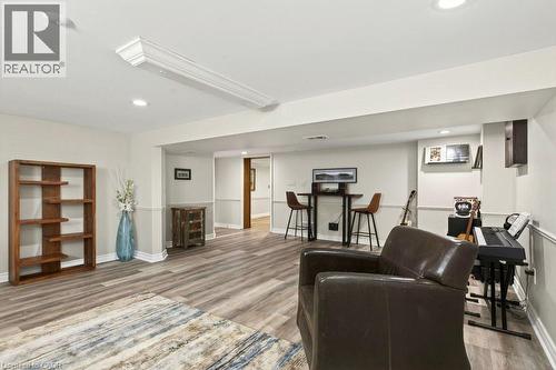 2119 Paisley Avenue, Burlington, ON - Indoor