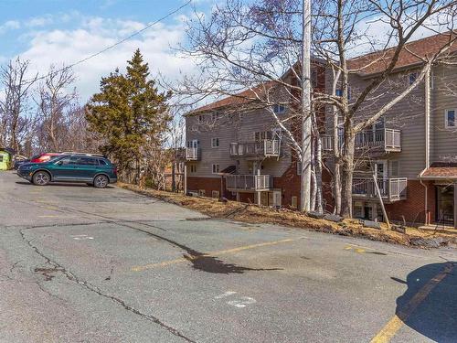 12 77 Farnham Gate Road, Halifax, NS 