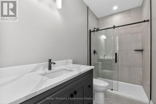 62 Rue Vanier, Tiny, ON - Indoor Photo Showing Bathroom