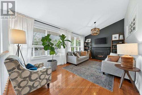 14 TEAL DRIVE  Guelph (Kortright Hills), ON N1C 1G3