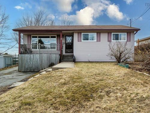 19 Shalimar Crescent  Dartmouth, NS B2W 4L5