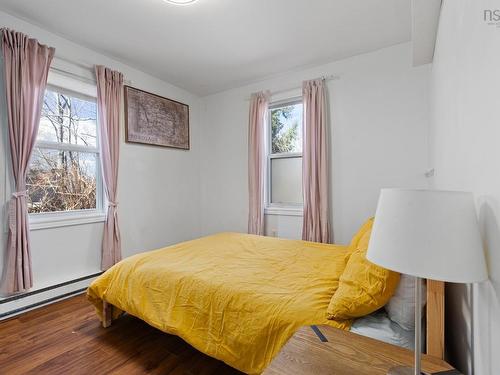 1 Maple Drive, Dartmouth, NS 