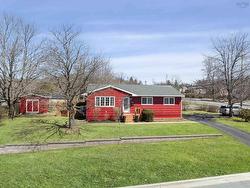 34 Brigadoon Avenue  Dartmouth, NS B2W 2B7