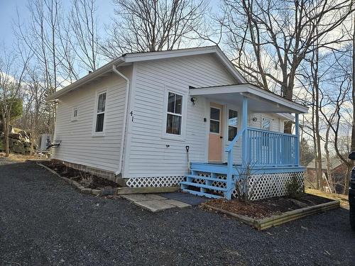 41 Willow Avenue  Wolfville, NS B4P 2G6