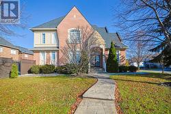 3565 STONECUTTER CRESCENT  Mississauga, ON L5M 7N7