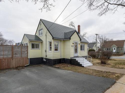 207 Victoria Road, Dartmouth, NS 