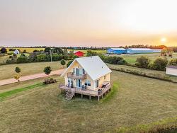 11 Hebrides Lane New London, PE C0B 1M0