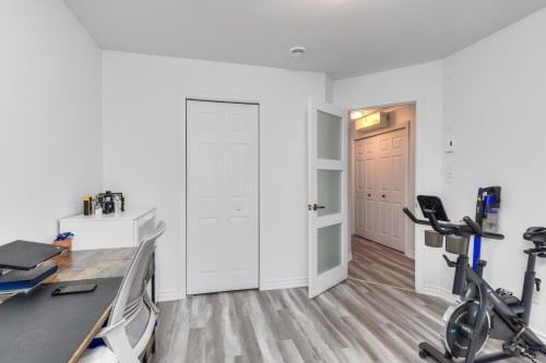Chambre à coucher - 1-8405 Rue De Londres, Brossard, QC - Indoor Photo Showing Gym Room