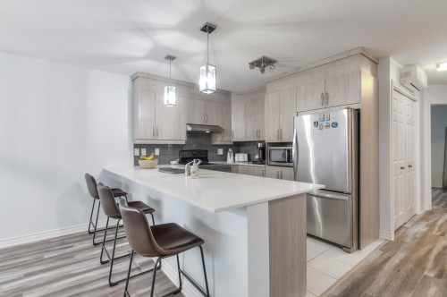 Cuisine - 1-8405 Rue De Londres, Brossard, QC - Indoor Photo Showing Kitchen With Upgraded Kitchen