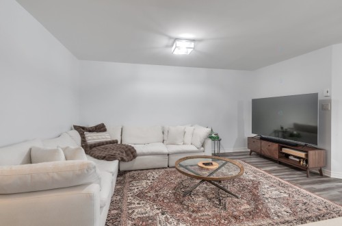 Salon - 1-8405 Rue De Londres, Brossard, QC - Indoor Photo Showing Living Room