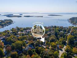 59 Union Street Chester, NS B0J 1J0