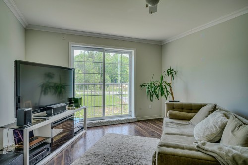 Living Room - 3-227 Mtée De L'Église, Saint-Colomban, QC - Indoor Photo Showing Living Room