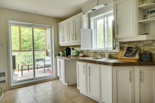 Kitchen - 3-227 Mtée De L'Église, Saint-Colomban, QC - Indoor Photo Showing Kitchen