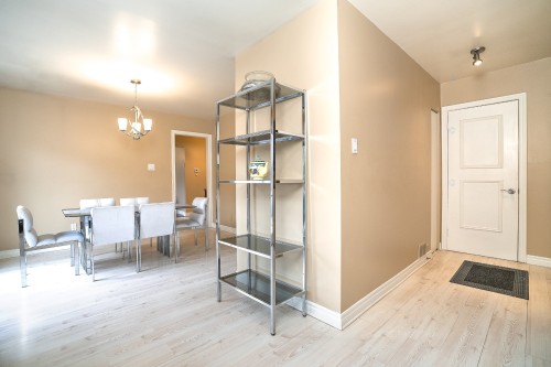 Cuisine - 12 Rue Lesage, Dollard-Des-Ormeaux, QC - Indoor Photo Showing Other Room