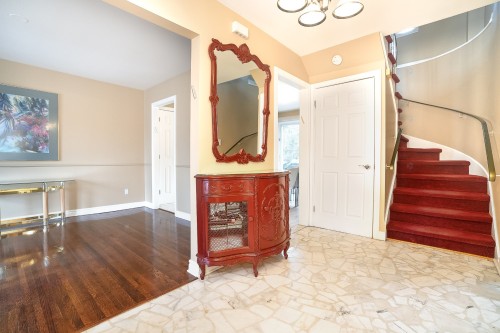 Hall d'entrée/Vestibule - 12 Rue Lesage, Dollard-Des-Ormeaux, QC - Indoor Photo Showing Other Room