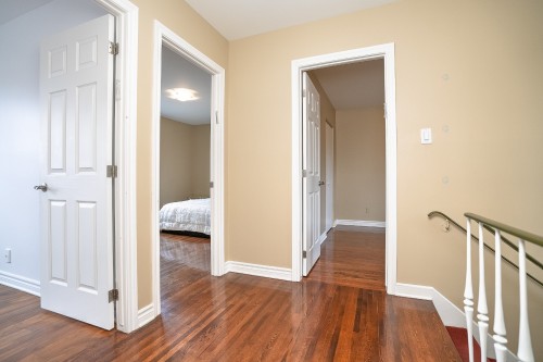 Hall d'entrée/Vestibule - 12 Rue Lesage, Dollard-Des-Ormeaux, QC - Indoor Photo Showing Other Room