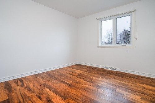 Chambre à coucher - 12 Rue Lesage, Dollard-Des-Ormeaux, QC - Indoor Photo Showing Other Room