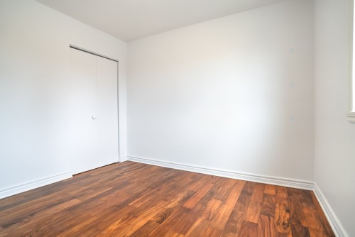 Chambre à coucher - 12 Rue Lesage, Dollard-Des-Ormeaux, QC - Indoor Photo Showing Other Room