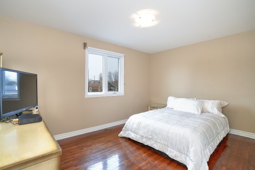 Chambre à coucher - 12 Rue Lesage, Dollard-Des-Ormeaux, QC - Indoor Photo Showing Bedroom