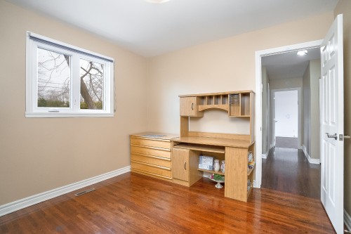 Chambre à coucher - 12 Rue Lesage, Dollard-Des-Ormeaux, QC - Indoor Photo Showing Other Room