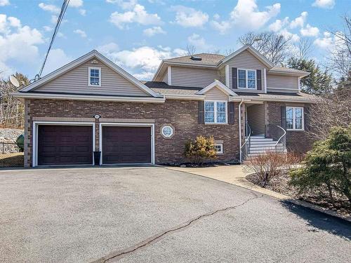 102 Ingram Drive, Fall River, NS 