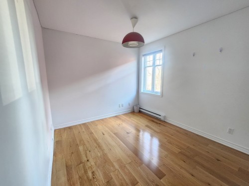 Chambre à coucher - 3983 Boul. Édouard-Montpetit, Montréal (Côte-Des-Neiges/Notre-Dame-De-Grâce), QC - Indoor Photo Showing Other Room