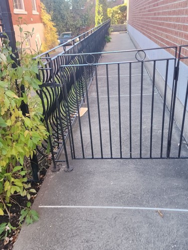 Entrée extérieure - 3983 Boul. Édouard-Montpetit, Montréal (Côte-Des-Neiges/Notre-Dame-De-Grâce), QC - Outdoor