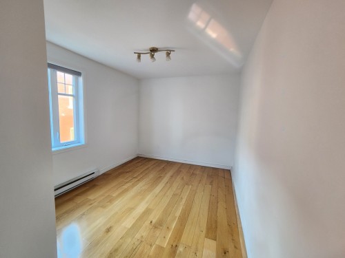 Chambre à coucher principale - 3983 Boul. Édouard-Montpetit, Montréal (Côte-Des-Neiges/Notre-Dame-De-Grâce), QC - Indoor Photo Showing Other Room