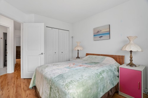 Chambre à coucher - 34Dz Boul. Des Sources, Pointe-Claire, QC - Indoor Photo Showing Bedroom