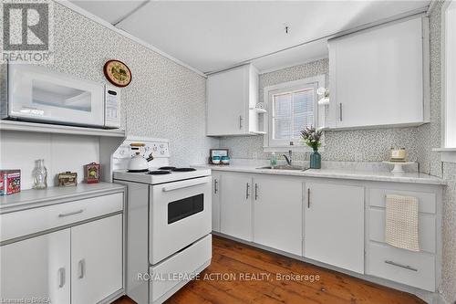 88 Erie Boulevard, Norfolk, ON - Indoor Photo Showing Kitchen