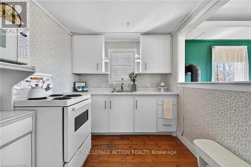 88 Erie Boulevard, Norfolk, ON - Indoor Photo Showing Kitchen