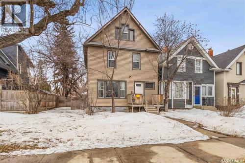 426 8Th Street E, Saskatoon, SK - Outdoor With Facade