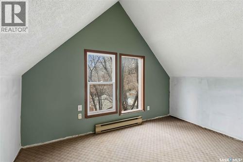 426 8Th Street E, Saskatoon, SK - Indoor Photo Showing Other Room